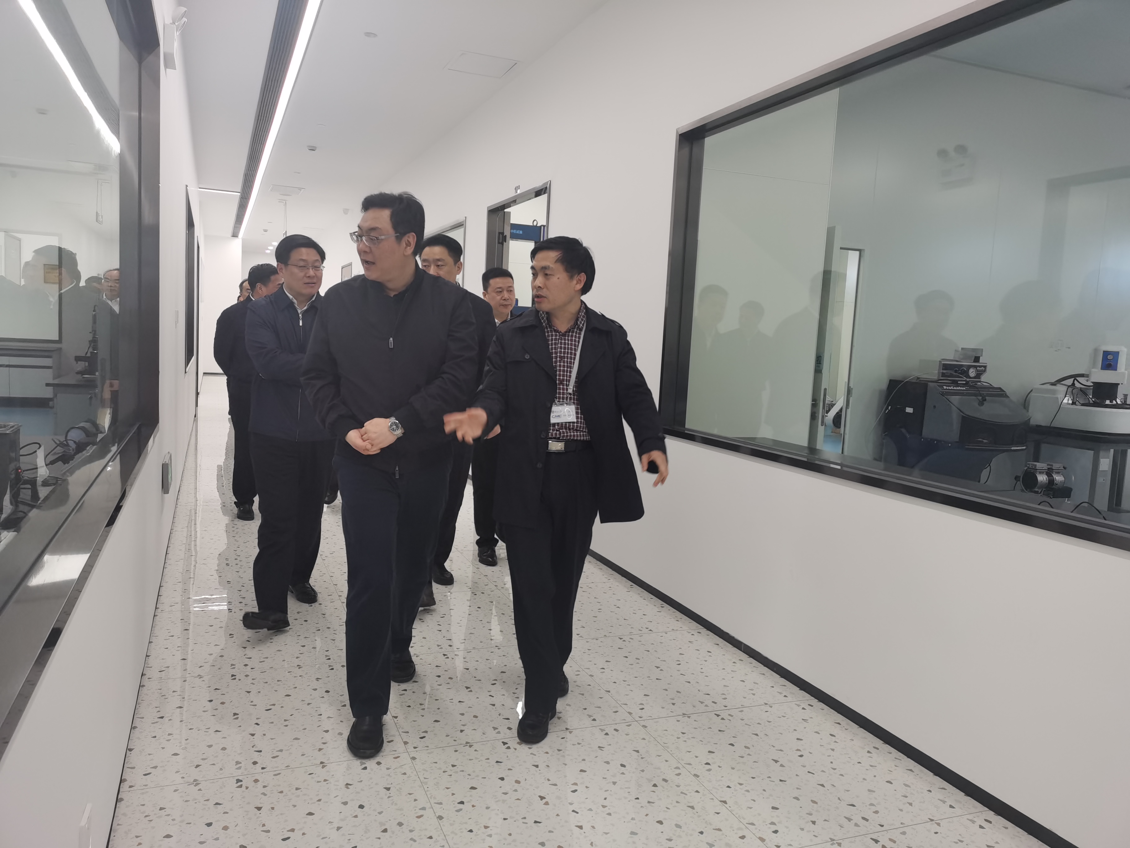 泰州市市委副书记、市长朱...